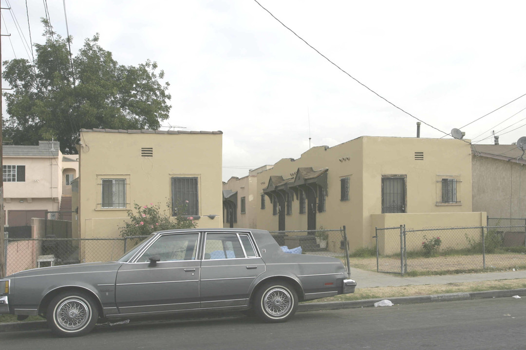 825-827 W 43rd St in Los Angeles, CA - Building Photo