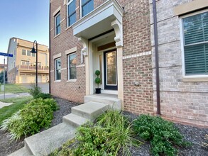 20709 Duxbury Ter in Ashburn, VA - Foto de edificio - Building Photo