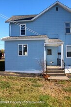 142 E Grace St in Old Forge, PA - Foto de edificio - Building Photo