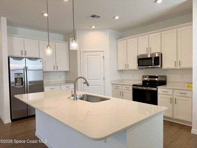 917 Castleford Ave NE in Palm Bay, FL - Building Photo - Building Photo