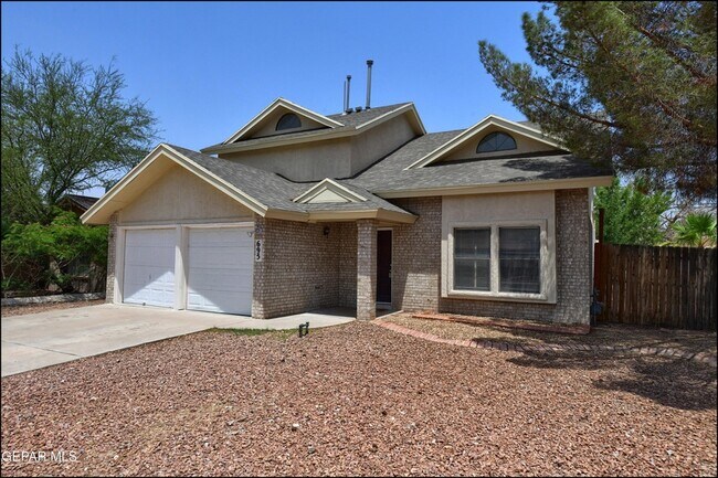 695 Bluff Canyon Cir in El Paso, TX - Building Photo - Building Photo