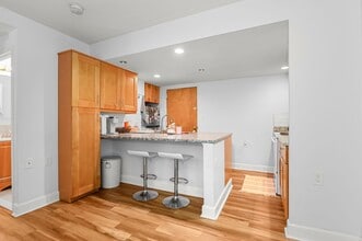 60 Strawberry Hill Ave in Stamford, CT - Building Photo - Building Photo