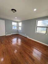 235-18 147th Rd in Queens, NY - Building Photo