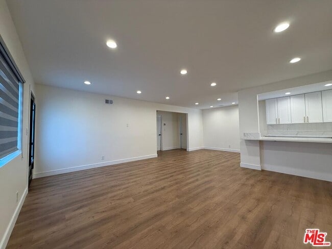 9846 Monogram Ave in Los Angeles, CA - Building Photo - Building Photo