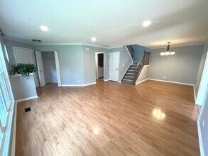 1076 Rockport Dr in Carol Stream, IL - Building Photo - Building Photo