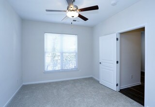 Camden Manor Park in Raleigh, NC - Building Photo - Interior Photo