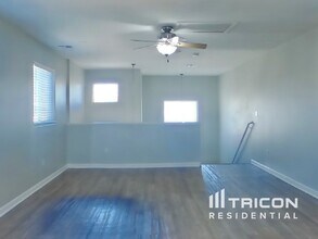 3613 E Carisbrook Dr in North Las Vegas, NV - Foto de edificio - Building Photo