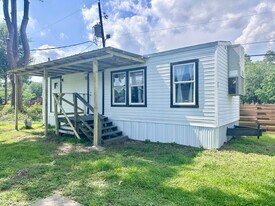 3801 Pheasant St in Orange, TX - Building Photo