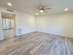 6742 N 43rd Ave in Glendale, AZ - Building Photo - Building Photo