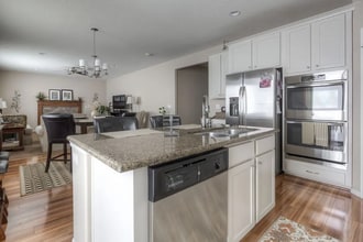 3327 Falcon Way in Layton, UT - Building Photo - Building Photo