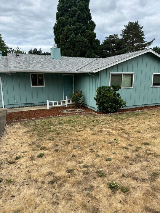 3174 NW Satinwood St in Corvallis, OR - Building Photo