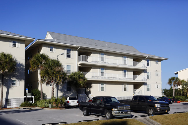 Gulf Island Condominiums in Navarre, FL - Building Photo - Building Photo