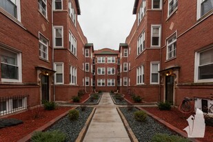 4422 N Wolcott Ave, Unit 4427-A3 Apartments