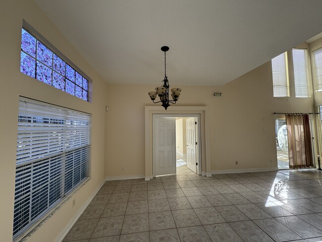 4939 Dunmore Ln in Kissimmee, FL - Foto de edificio - Building Photo