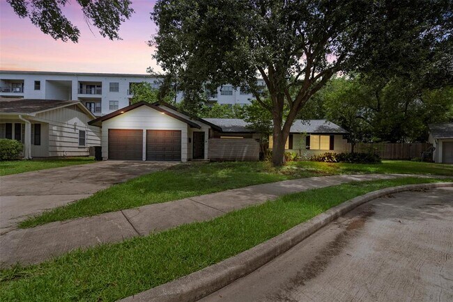 5422 Lincrest Ln in Houston, TX - Building Photo - Building Photo
