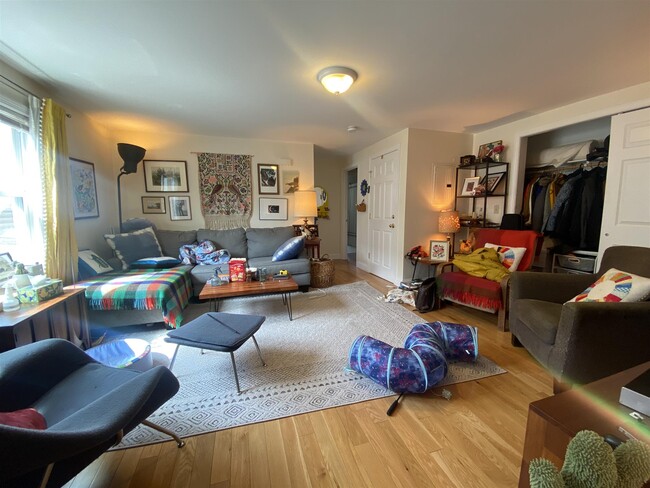 124 Pine St