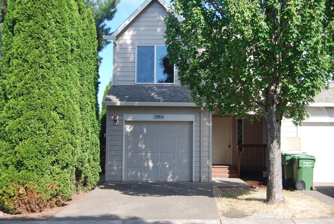 2531 E 3rd St in Newberg, OR - Building Photo