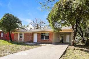2005 Mt Pleasant Dr in Mesquite, TX - Building Photo