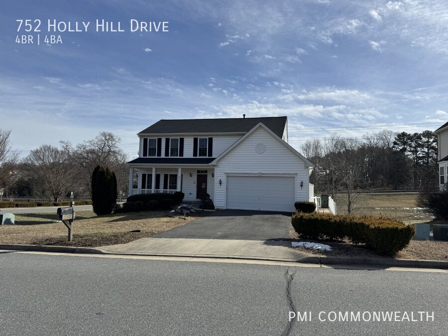 752 Holly Hill Dr in Barboursville, VA - Building Photo