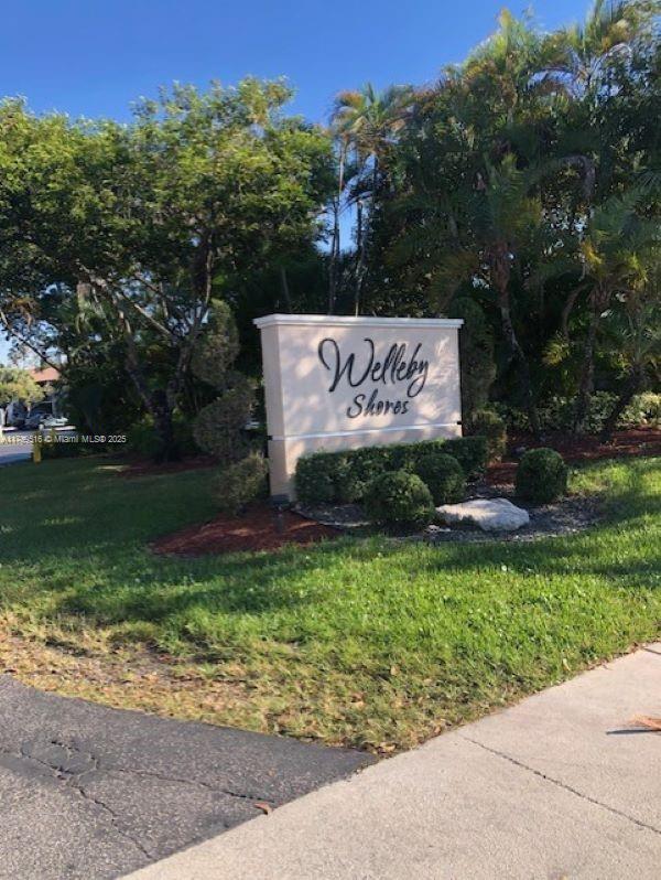property at 9938 Nob Hill Ct