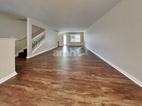 656 Rocky Meadow Dr in Greenwood, IN - Foto de edificio - Building Photo