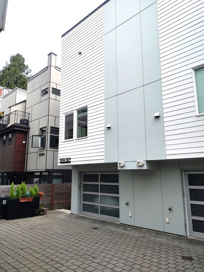 property at 3932 1st Ave NE