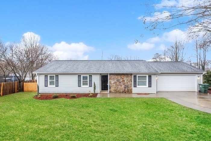 122 Apollo Ave in Greer, SC - Foto de edificio