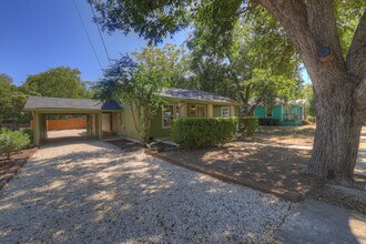 1017 W Martin Luther King Dr in San Marcos, TX - Building Photo - Building Photo