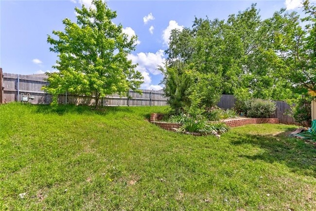 305 Waterfront Dr in Norman, OK - Foto de edificio - Building Photo