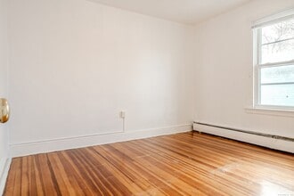 422 Allen St, Unit 3 in New Britain, CT - Building Photo - Building Photo