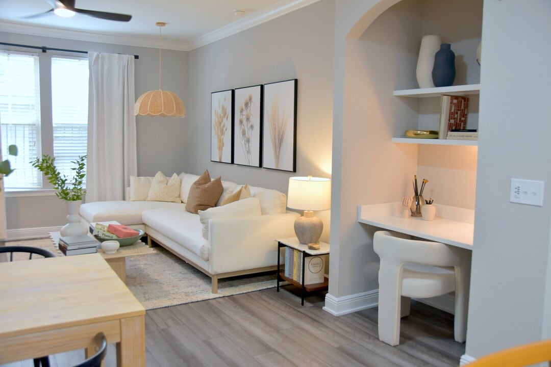 The Village at Lake Lily in Maitland, FL - Foto de edificio