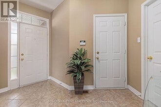 141 Finn Ct in Ottawa, ON - Building Photo - Building Photo