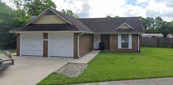 86 Sheridan Ct in Ocean Springs, MS - Building Photo