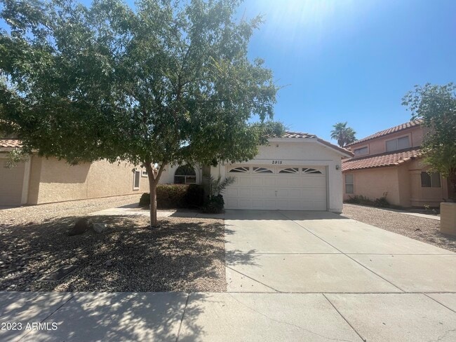 property at 2915 E Amber Ridge Way