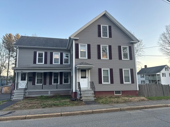 8 Central St, Unit Apt 2