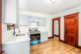 130 Wellsville Ave in New Milford, CT - Building Photo - Building Photo