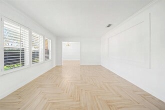 11703 Parkriver Dr in Houston, TX - Building Photo - Building Photo