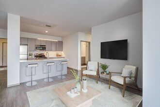 LPM Apartments in Minneapolis, MN - Building Photo - Building Photo