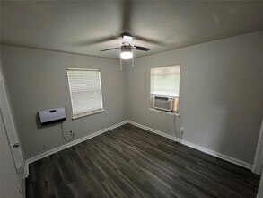 6318 Laramie St in Humble, TX - Building Photo - Building Photo