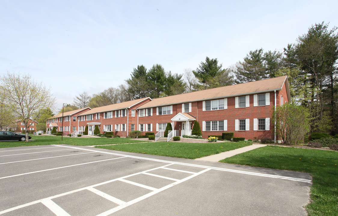 Woodbury Apartments in Woodbury, CT - Building Photo