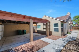 2944 Avenida Destino in Tucson, AZ - Foto de edificio - Building Photo