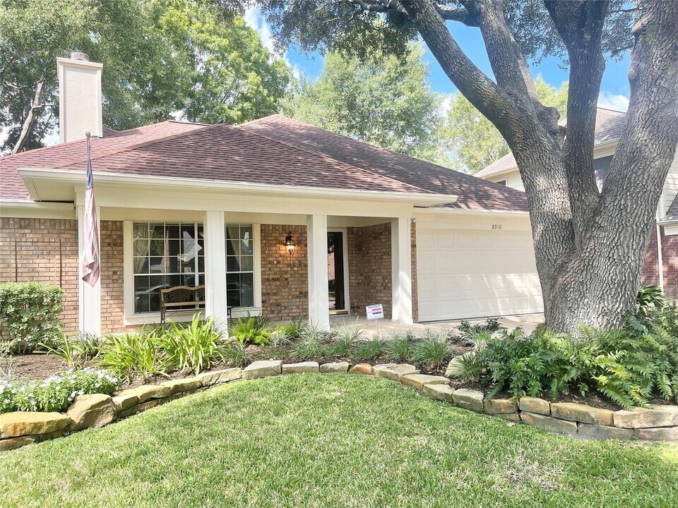 8910 Driftstone Dr in Spring, TX - Building Photo