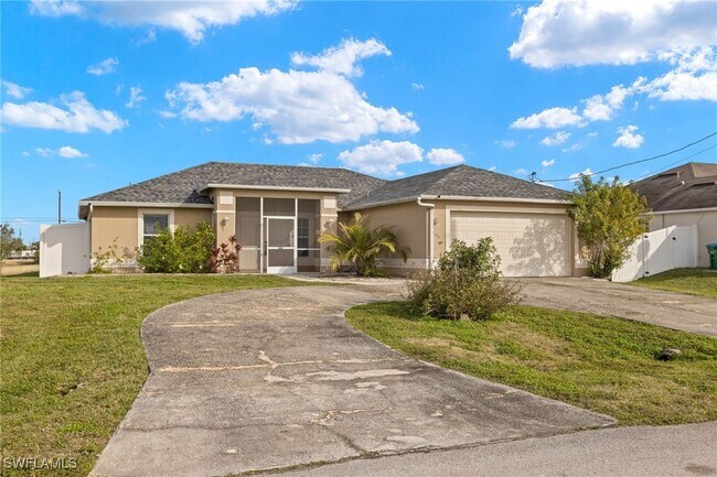 1105 NE 5th Ave in Cape Coral, FL - Building Photo - Building Photo