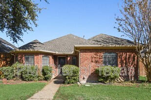 2801 Hickory Bend Dr in Garland, TX - Building Photo