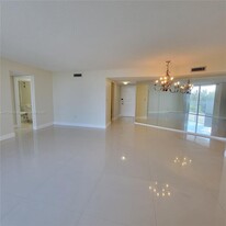 1200 NE Miami Gardens Dr, Unit 815 in Miami, FL - Building Photo