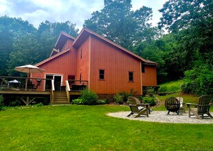 67 Moodus Leesville Rd in East Haddam, CT - Building Photo - Building Photo