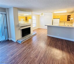 2977 Juniper Hills Blvd in Las Vegas, NV - Building Photo - Building Photo