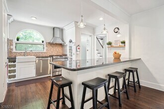 7 Undercliff Rd in Millburn, NJ - Building Photo - Building Photo