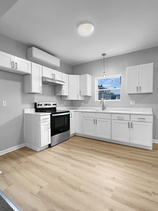 186 Rodman St in Fall River, MA - Building Photo