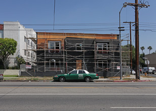 14001 Vanowen St in Van Nuys, CA - Building Photo - Building Photo